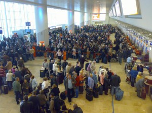 crowded_airport